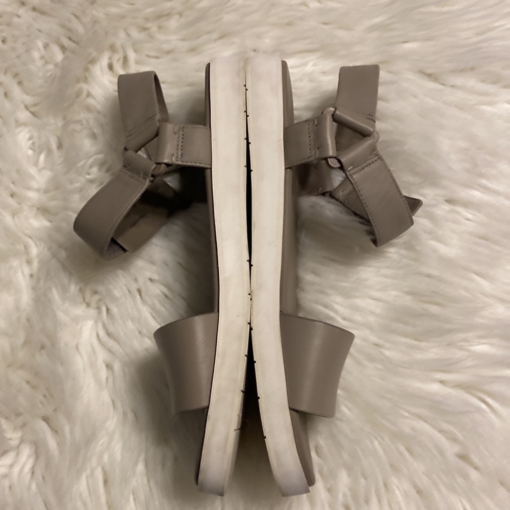 VINCE Sandals size 9 excellent condition color dark gray see all pictures - Picture 7 of 16